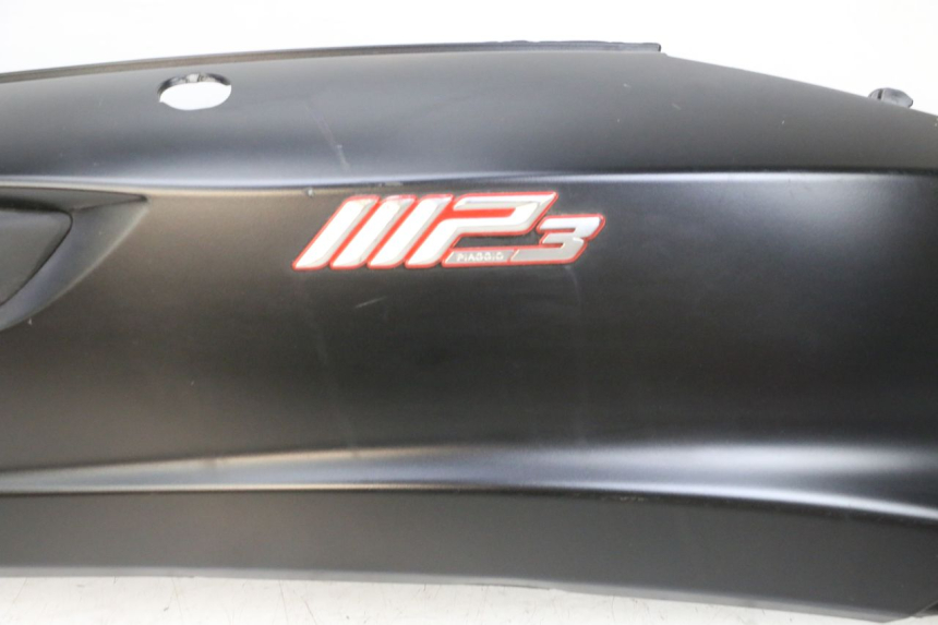photo de REAR RIGHT PANEL PIAGGIO MP3 HPE 350 (2018 - 2020) - High-resolution close-up