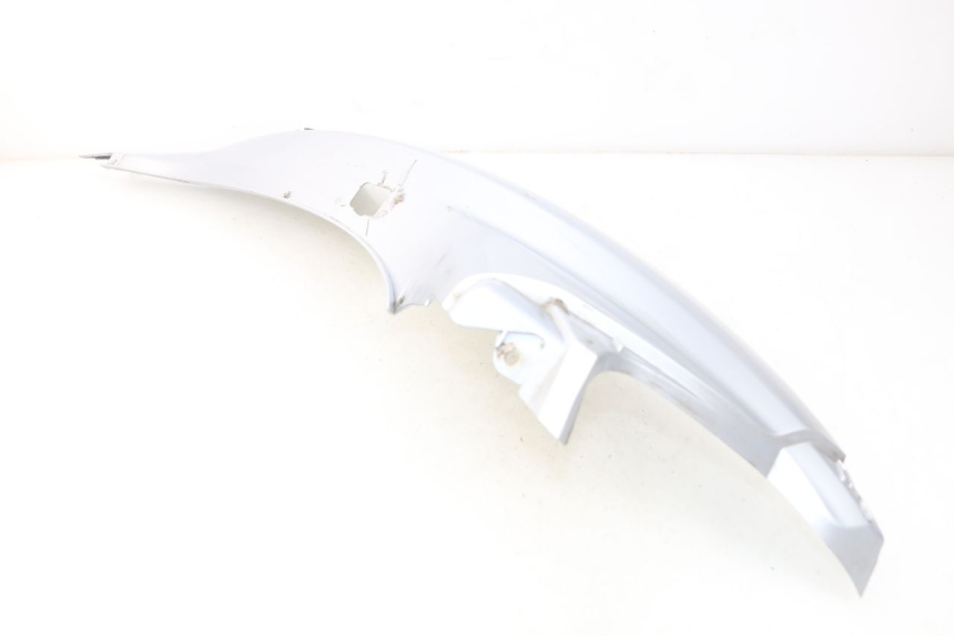 photo de RIGHT REAR SIDE PANEL PIAGGIO MP3 125 (2006 - 2014) - Fixing points details