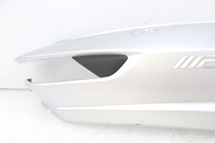 photo de RIGHT REAR SIDE PANEL PIAGGIO MP3 500 (2014 - 2017) - Surface and material condition