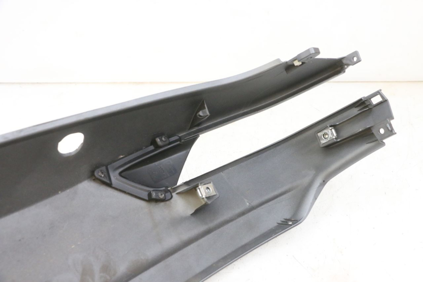 photo de REAR RIGHT PANEL PIAGGIO MP3 500 (2016 - 2018) - Component detail