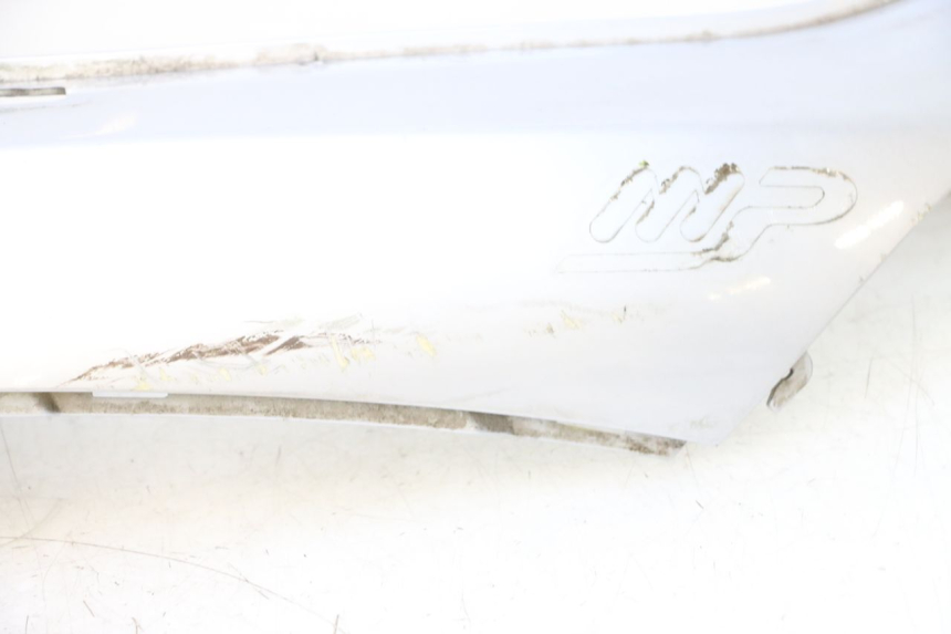 photo de RIGHT REAR SIDE PANEL PIAGGIO MP3 125 (2006 - 2014) - Alternative perspective