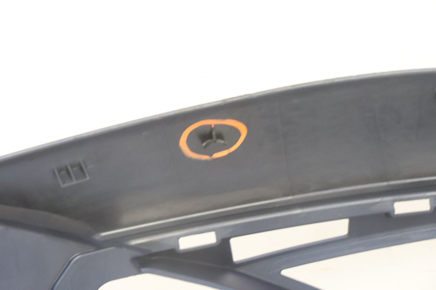 photo de REAR RIGHT PANEL YAMAHA N-MAX NMAX 125 (2021 - 2024) - Distinctive features