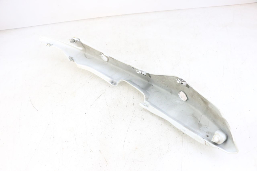 photo de REAR RIGHT PANEL MOTO GUZZI NORGE 8V GT 1200 (2011 - 2016) - Zoom on usage condition