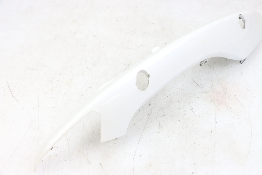 photo de REAR RIGHT PANEL MOTO GUZZI NORGE 8V GT 1200 (2011 - 2016) - Fixing points details