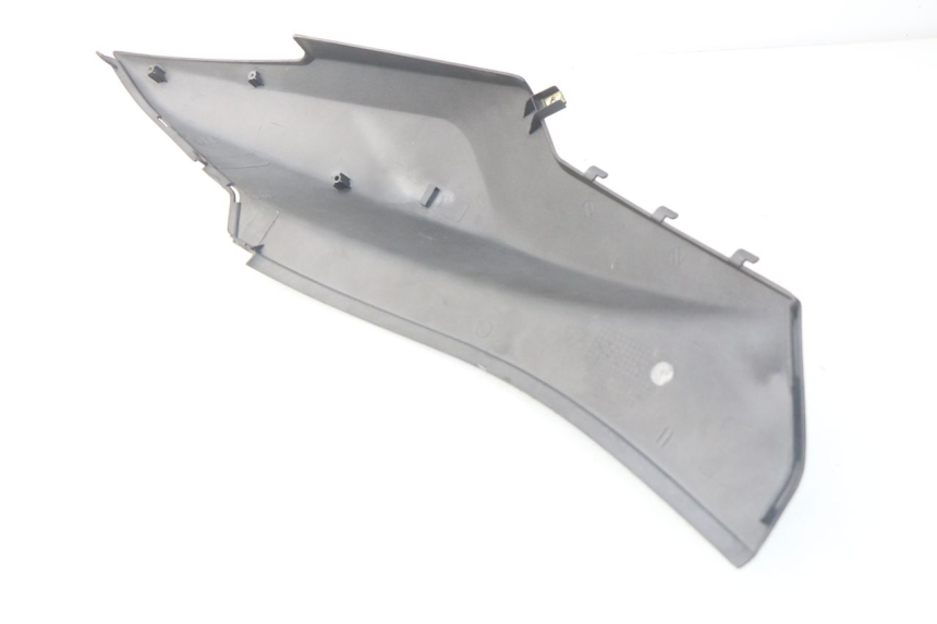 photo de REAR RIGHT PANEL SYM ORBIT 2 4T 50 (2008 - 2017) - Alternative perspective