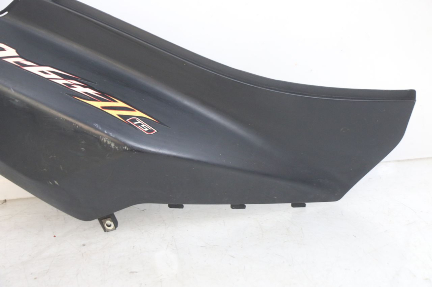 photo de RIGHT REAR SIDE PANEL SYM ORBIT 2 TS 2T 50 (2011 - 2016) - Technical close-up
