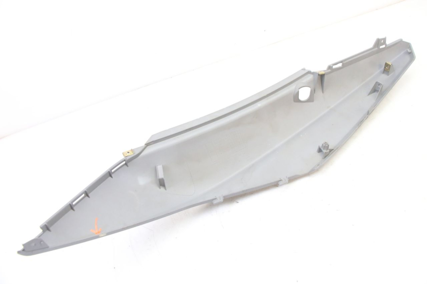 photo de REAR RIGHT PANEL SYM ORBIT III 3 4T 50 (2021 - 2025) - Surface and material condition