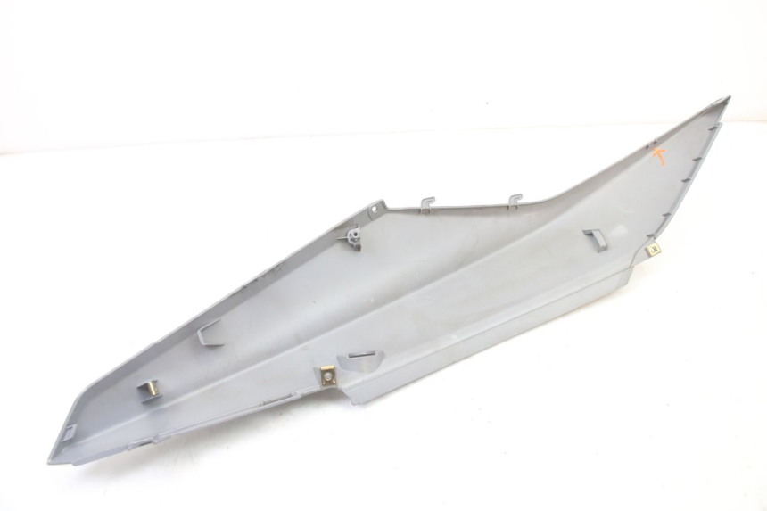 photo de REAR RIGHT PANEL SYM ORBIT III 3 4T 50 (2021 - 2025) - Markings and original references