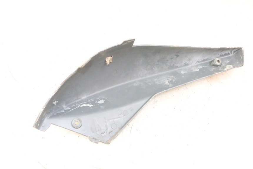 photo de RIGHT REAR SIDE PANEL PEUGEOT LUDIX 50 (2005 - 2007) - Zoom on usage condition