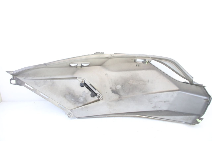 photo de REAR RIGHT PANEL PEUGEOT SATELIS 125 (2013 - 2018) - Markings and original references