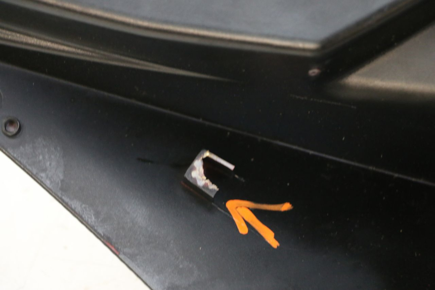 photo de REAR RIGHT PANEL PEUGEOT SPEEDFIGHT 3 LC 2T 50 (2009 - 2015) - Markings and original references