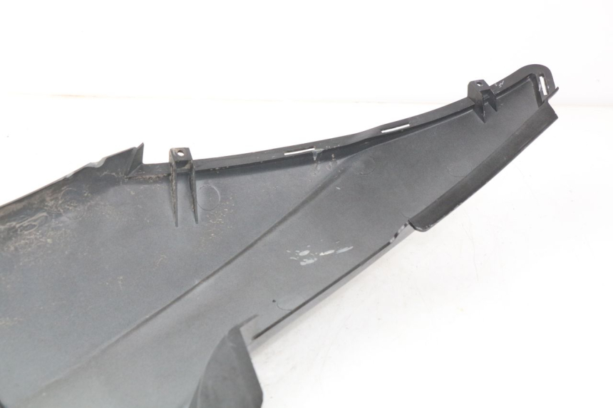 photo de RIGHT REAR SIDE PANEL DAELIM S2 FI 125 (2008 - 2017) - Alternative perspective