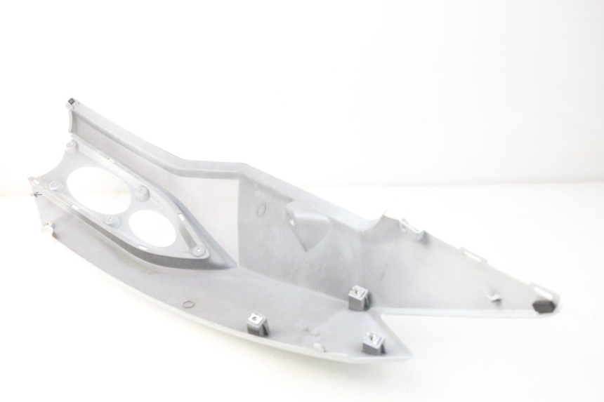 photo de RIGHT REAR SIDE PANEL DAELIM S3 125 (2010 - 2017) - Alternative perspective