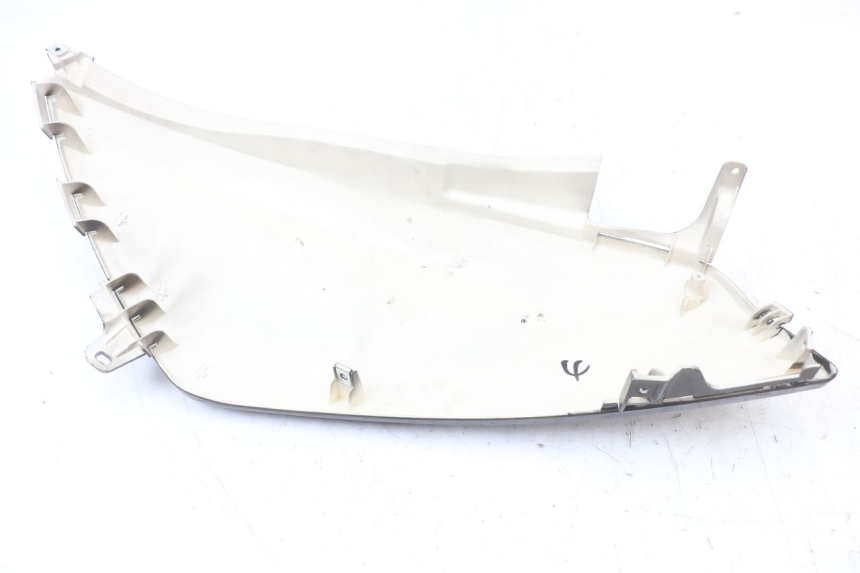 photo de REAR RIGHT PANEL JM MOTORS SANTANA 50 (2014 - 2023) - Technical close-up