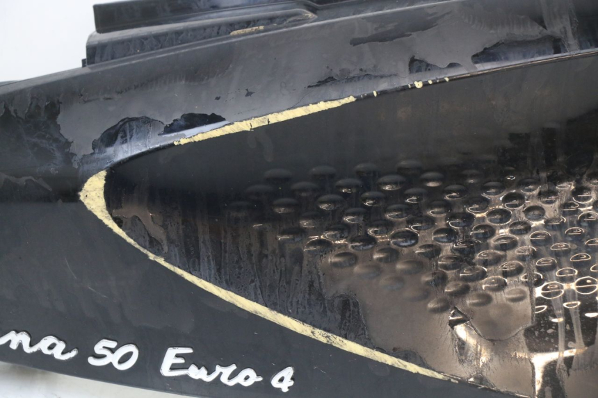 photo de REAR RIGHT PANEL JM MOTORS SANTANA 50 (2014 - 2023) - Surface and material condition