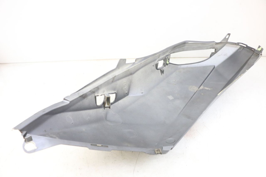 photo de RIGHT REAR SIDE PANEL PEUGEOT SATELIS 125 (2006 - 2009) - Zoom on usage condition