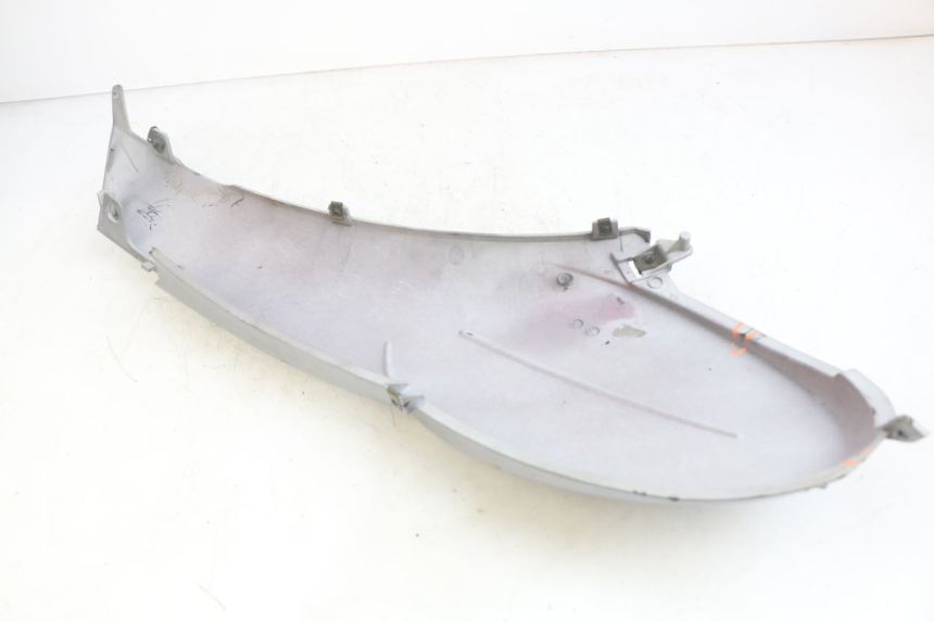photo de RIGHT REAR SIDE PANEL APRILIA SCARABEO LIGHT 125 (2007 - 2011) - Component detail