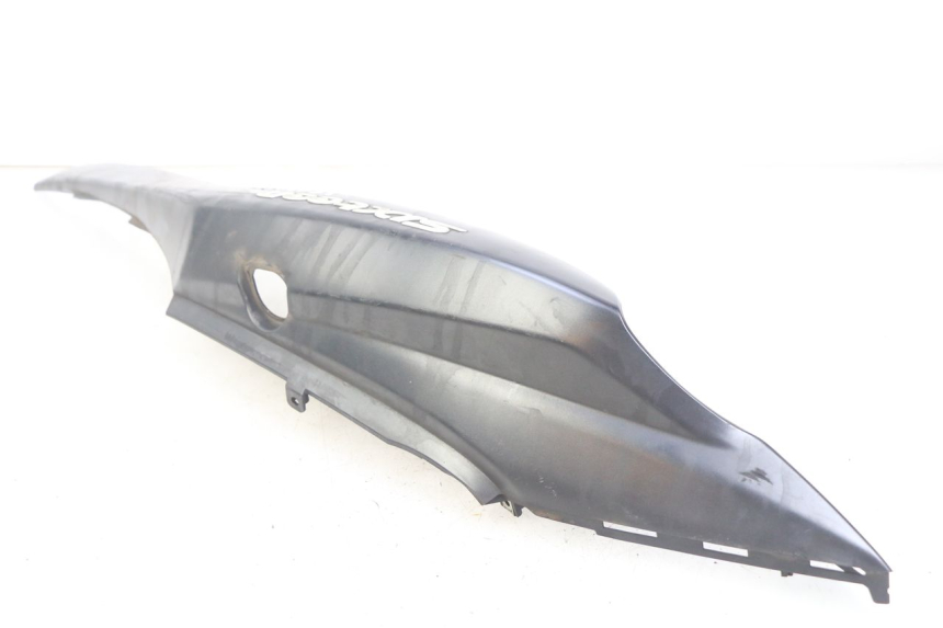 photo de RIGHT REAR SIDE PANEL SUZUKI SIXTEEN 125 (2008 - 2010) - Component detail