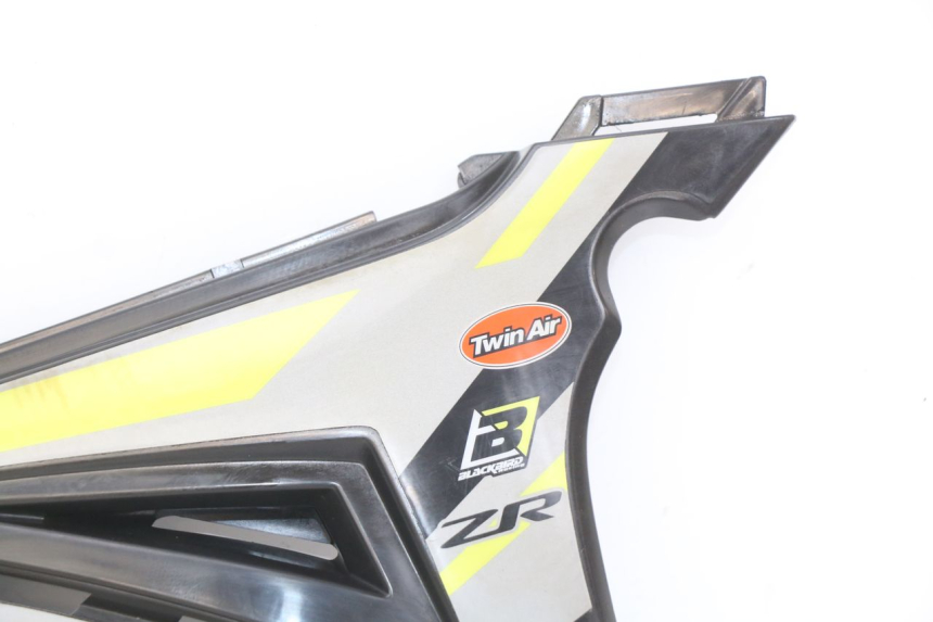 photo de RIGHT REAR SIDE PANEL SHERCO SM-R 50 (2018 - 2021) - Distinctive features