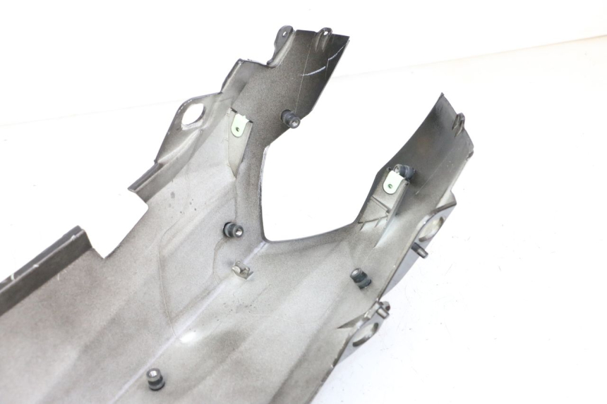 photo de REAR RIGHT PANEL PEUGEOT STREETZONE I NAKED 2T 50 (2018 - 2020) - Zoom on usage condition