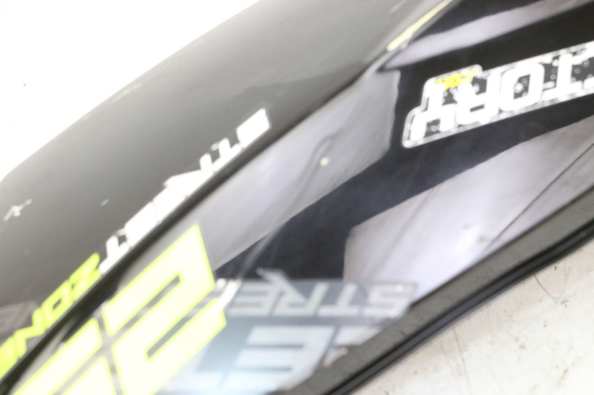 photo de REAR RIGHT PANEL PEUGEOT STREETZONE I NAKED 2T 50 (2018 - 2020) - Markings and original references