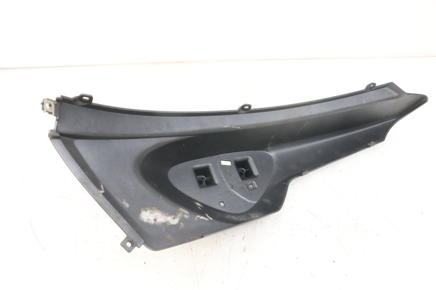 photo de RIGHT REAR SIDE PANEL MBK STUNT NAKED 50 (2004 - 2018) - Zoom on usage condition