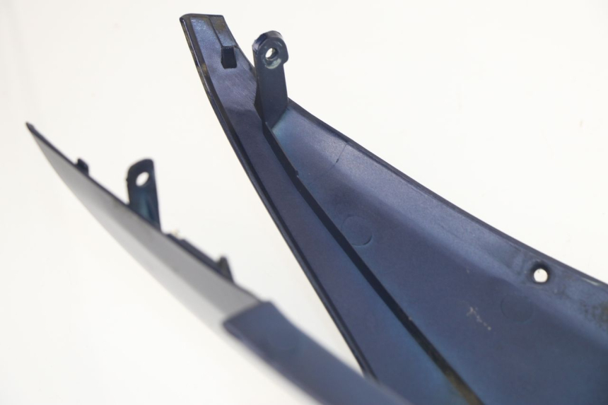 photo de REAR RIGHT PANEL PEUGEOT SUM UP 125 (2008 - 2013) - Zoom on usage condition