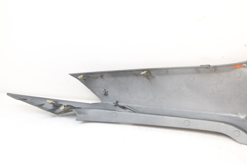 photo de REAR RIGHT PANEL KYMCO SUPER 8 4T 50 (2018 - 2020) - Fixing points details