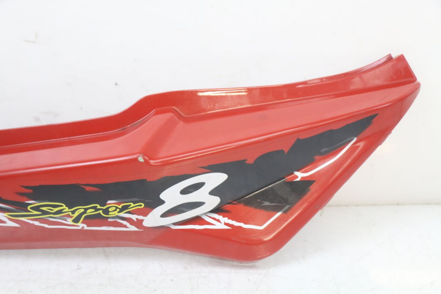 photo de REAR RIGHT PANEL KYMCO SUPER 8 125 (2008 - 2015) - Zoom on usage condition