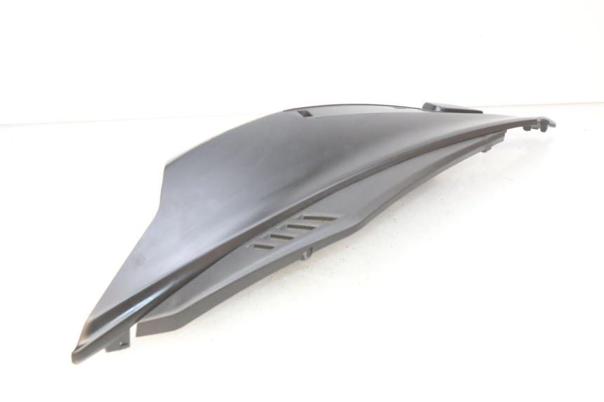 photo de RIGHT REAR SIDE PANEL APRILIA SXR 50 (2021 - 2023) - Technical close-up