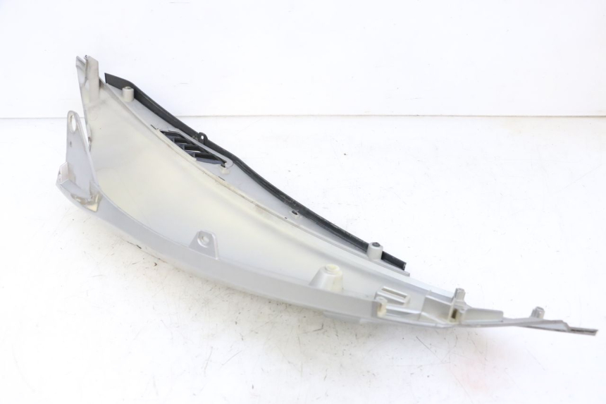 photo de RIGHT REAR SIDE PANEL APRILIA SXR 50 (2021 - 2023) - Component detail