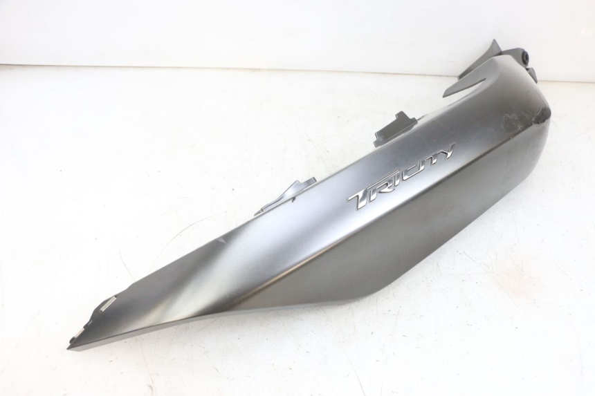 photo de REAR RIGHT PANEL YAMAHA TRICITY 300 (2020 - 2024) - Component zoom
