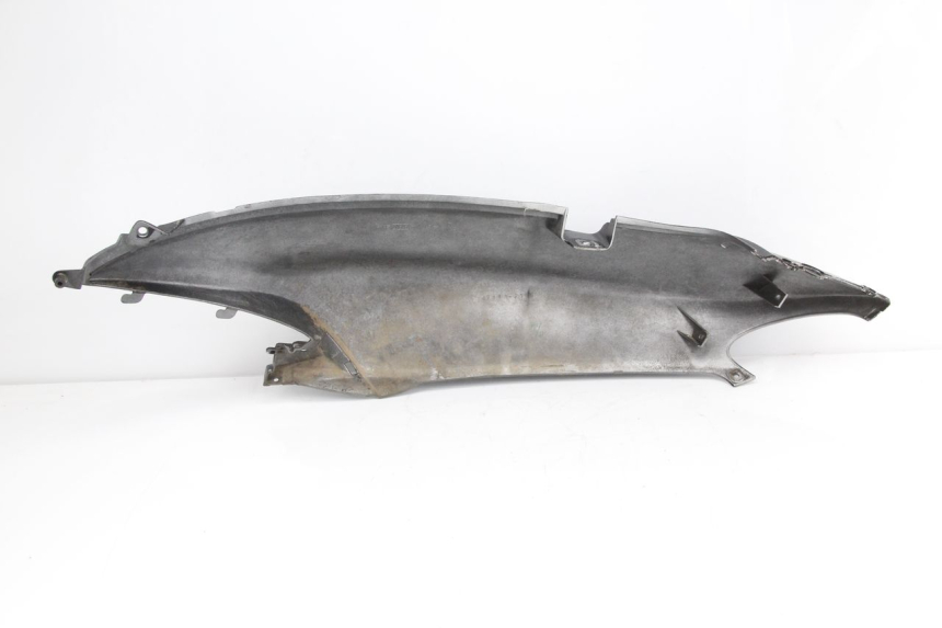 photo de REAR RIGHT PANEL SUZUKI UC EPICURO 125 (1999 - 2003) - Technical close-up