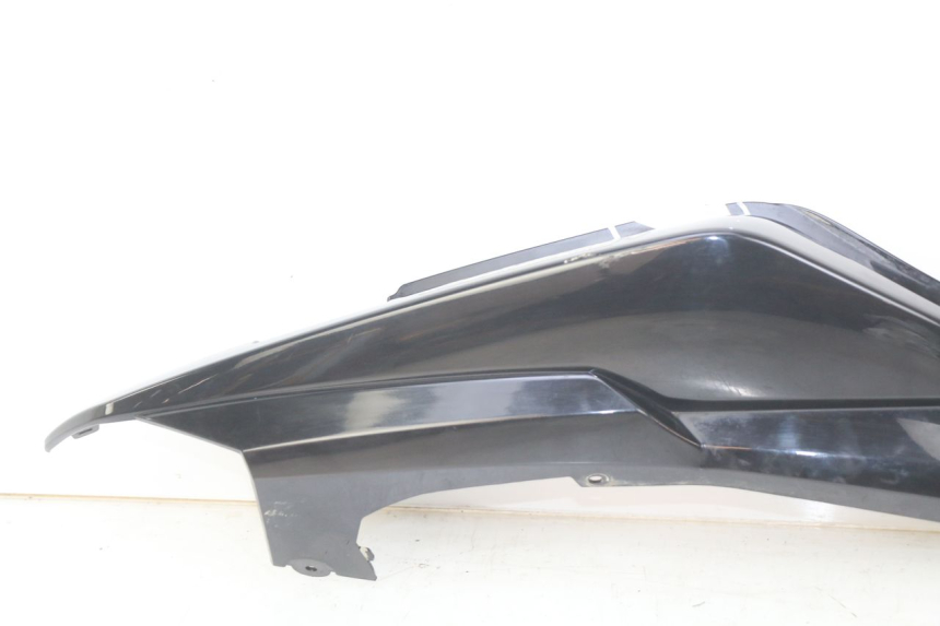 photo de RIGHT REAR SIDE PANEL SYM WOLF SB 125 (2011 - 2018) - Additional view of the item
