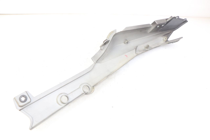 photo de RIGHT REAR SIDE PANEL SYM WOLF SB 125 (2011 - 2018) - Surface and material condition