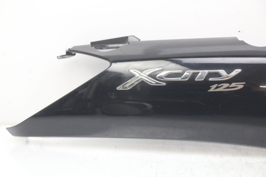 photo de REAR RIGHT PANEL YAMAHA X-CITY XCITY 125 (2007 - 2013) - Technical close-up