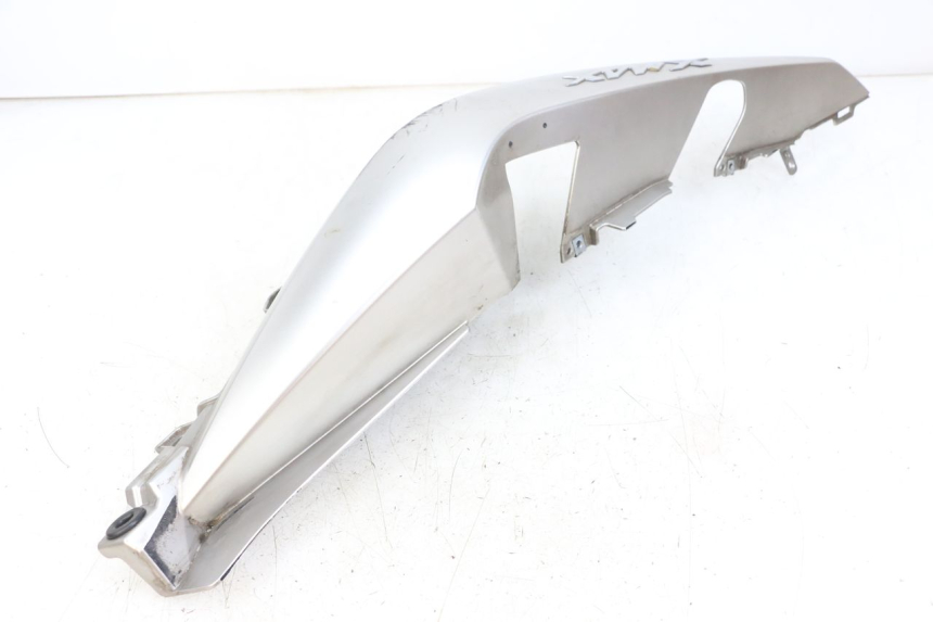 photo de RIGHT REAR SIDE PANEL YAMAHA XMAX X-MAX ABS 125 (2017 - 2020) - Technical close-up