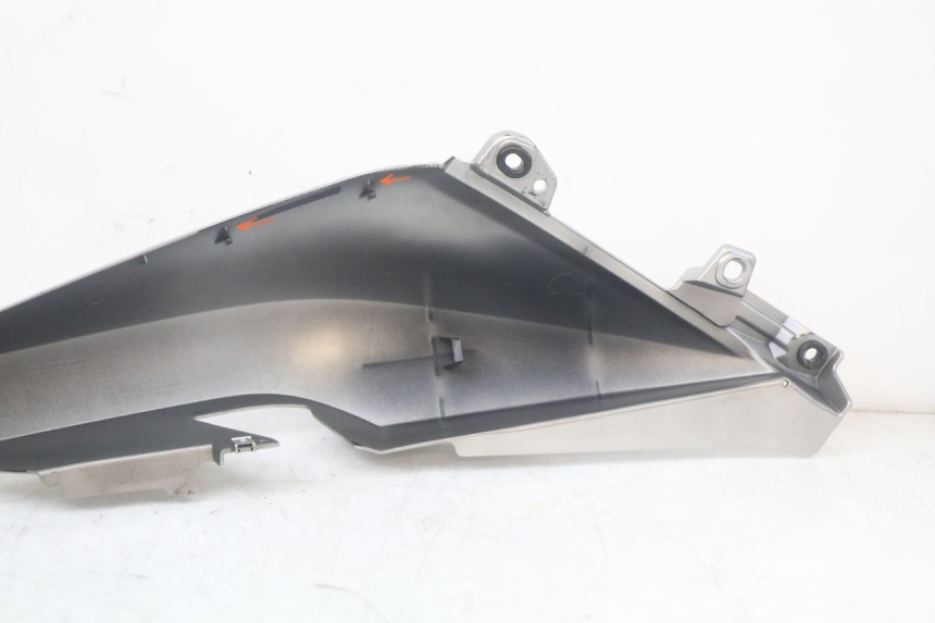 photo de RIGHT REAR SIDE PANEL YAMAHA XMAX X-MAX ABS 125 (2017 - 2020) - Additional view of the item