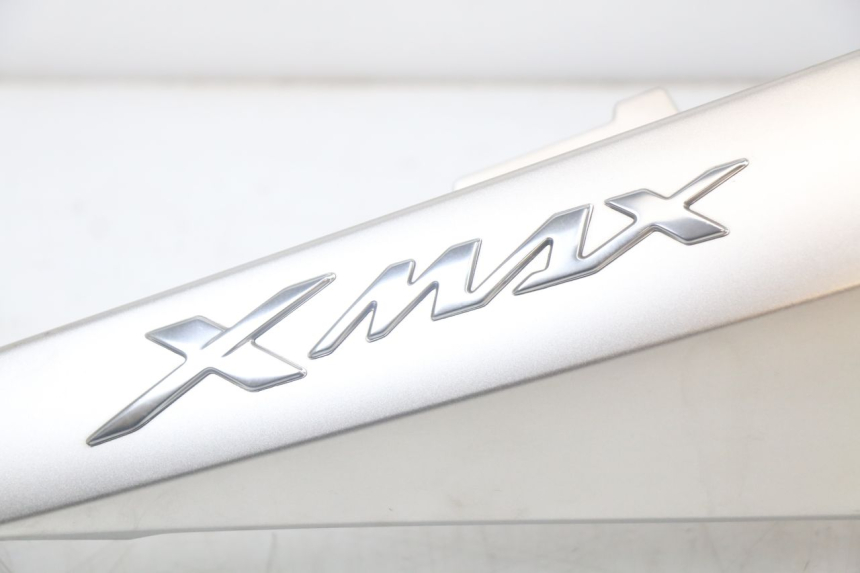 photo de RIGHT REAR SIDE PANEL YAMAHA XMAX X-MAX ABS 125 (2017 - 2020) - Zoom on usage condition
