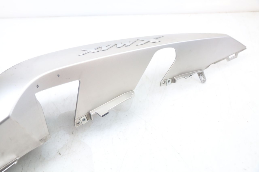 photo de RIGHT REAR SIDE PANEL YAMAHA XMAX X-MAX ABS 125 (2017 - 2020) - Surface and material condition
