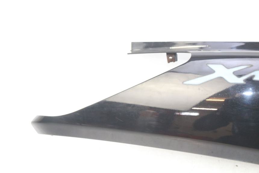 photo de RIGHT REAR SIDE PANEL YAMAHA XMAX X-MAX 125 (2006 - 2009) - Surface and material condition