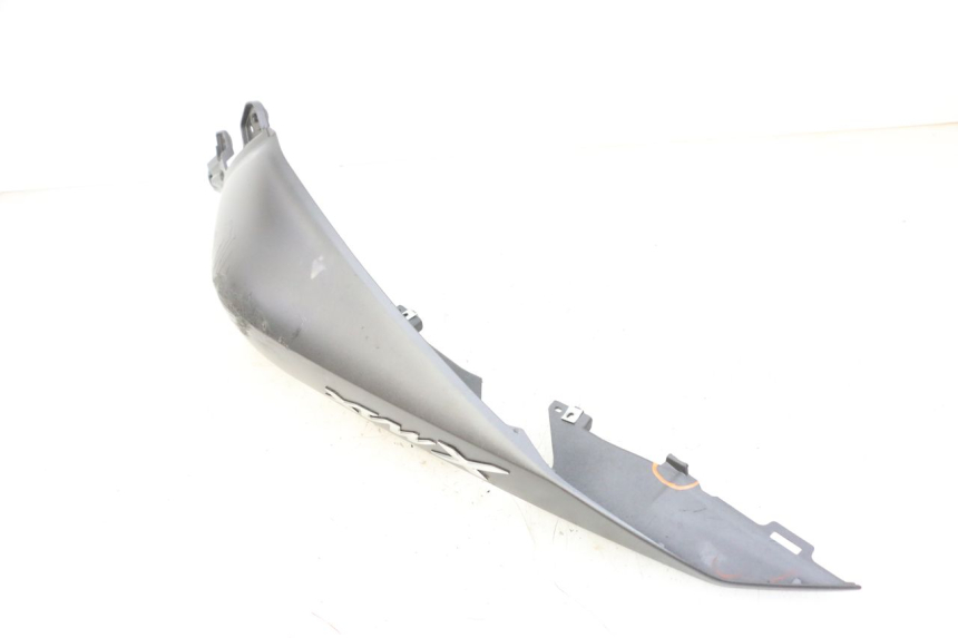 photo de REAR RIGHT PANEL YAMAHA XMAX X-MAX 125 (2021 - 2025) - Alternative perspective