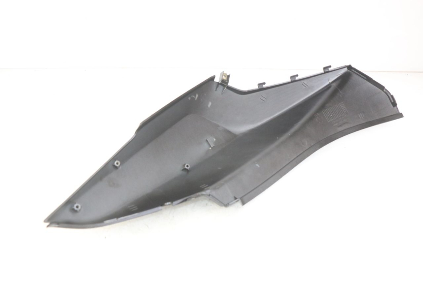 photo de RIGHT REAR SIDE PANEL SYM X-PRO 4T 50 (2014 - 2021) - Alternative perspective