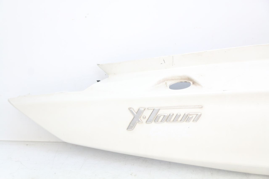 photo de RIGHT REAR SIDE PANEL KYMCO X-TOWN XTOWN 125 (2016 - 2021) - Markings and original references