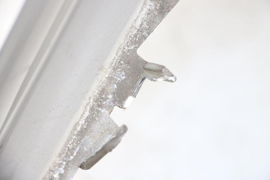 photo de REAR RIGHT PANEL PIAGGIO X10 125 (2012 - 2017) - Zoom on usage condition