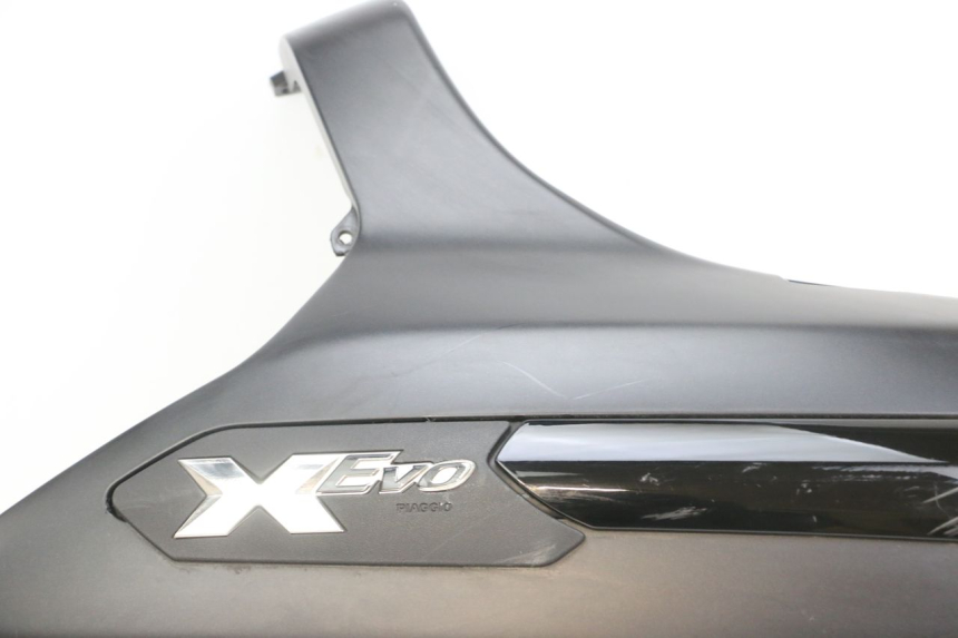 photo de RIGHT REAR SIDE PANEL PIAGGIO XEVO - X EVO 125 (2007 - 2017) - Distinctive features