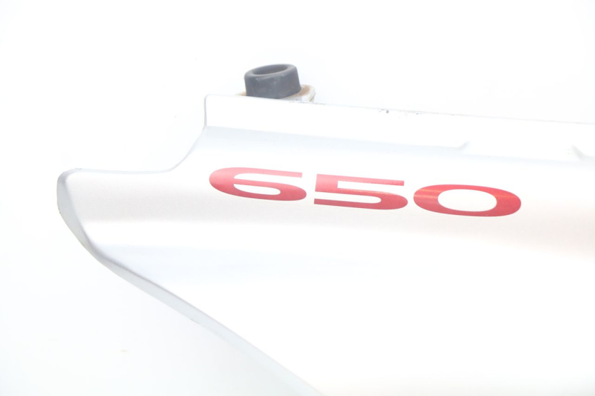 photo de RIGHT REAR SIDE PANEL SUZUKI XF FREEWIND 650 (1997 - 2003) - Fixing points details