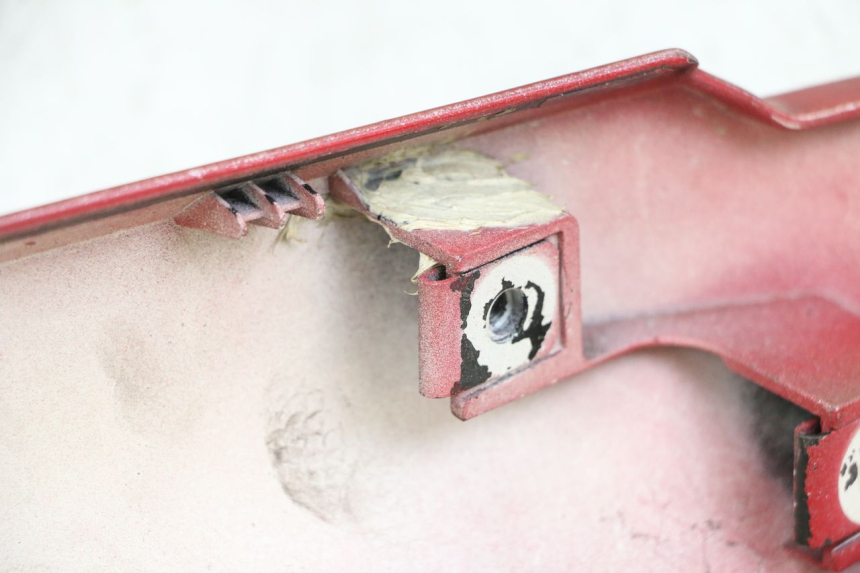 photo de REAR RIGHT PANEL YAMAHA FZ1 FAZER 1000 (2007 - 2009) - Zoom on usage condition