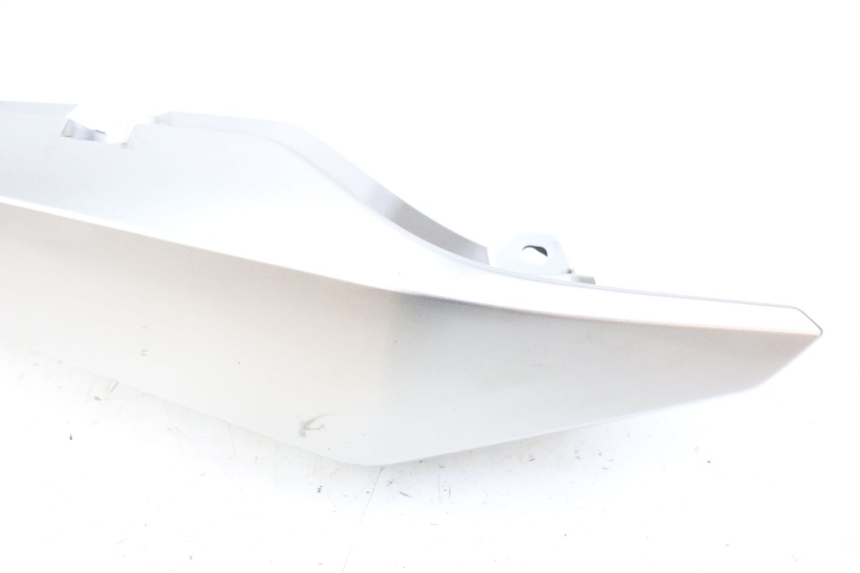 photo de REAR RIGHT PANEL YAMAHA XJ6 600 (2008 - 2016) - Markings and original references