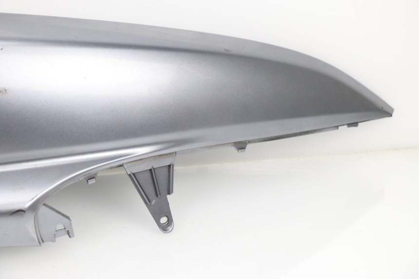 photo de REAR RIGHT PANEL YAMAHA YP MAJESTY 400 (2004 - 2008) - Component zoom